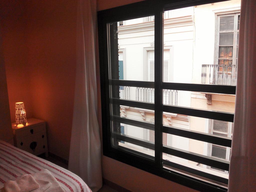 Apartamentos Decada Málaga Oda fotoğraf