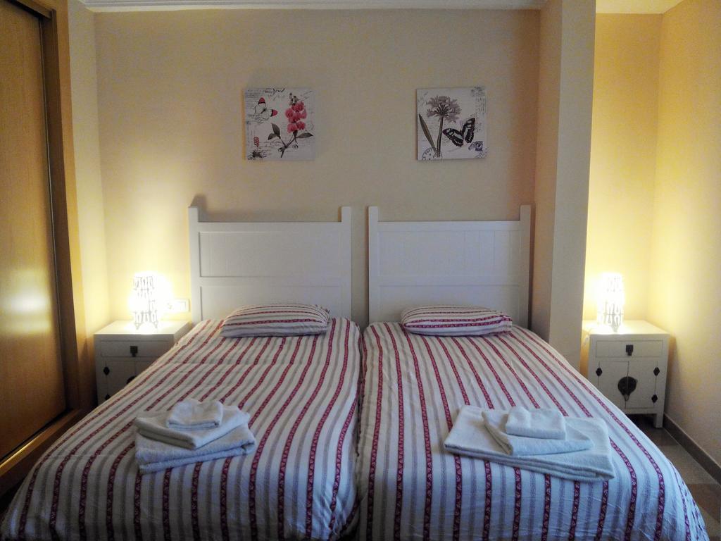 Apartamentos Decada Málaga Oda fotoğraf