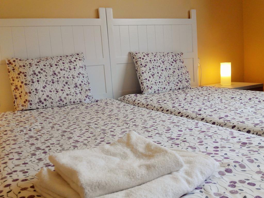 Apartamentos Decada Málaga Oda fotoğraf